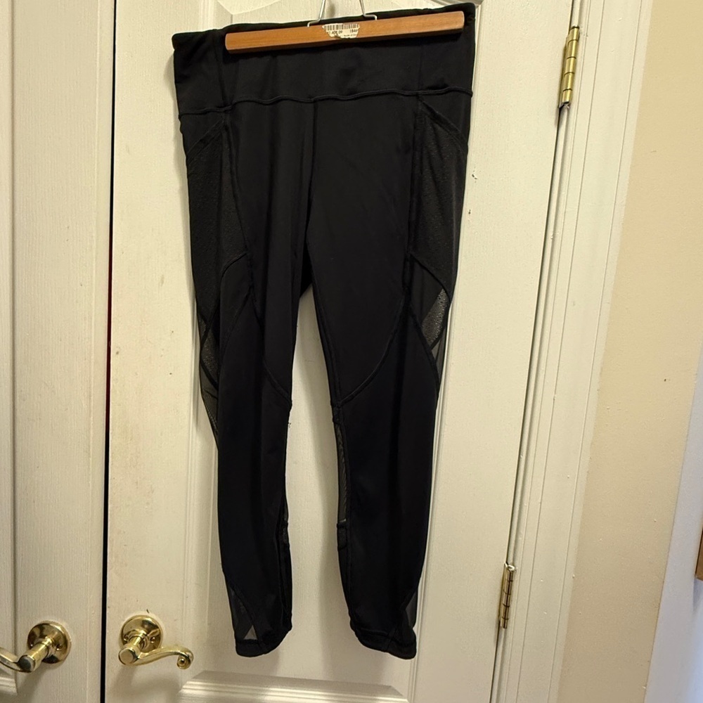 Lululemon Size10 Black Sweat
Your Heart Out Crop 21" Leggings
Pants Mesh Panels